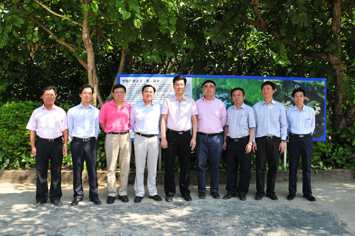 �����������_��ɭ��Ͷ�Y���M���v�A�����W��