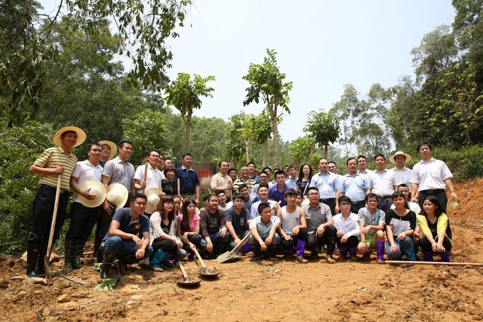 中直青聯(lián)代表團(tuán)一行蒞揭考察中德金屬生態(tài)城